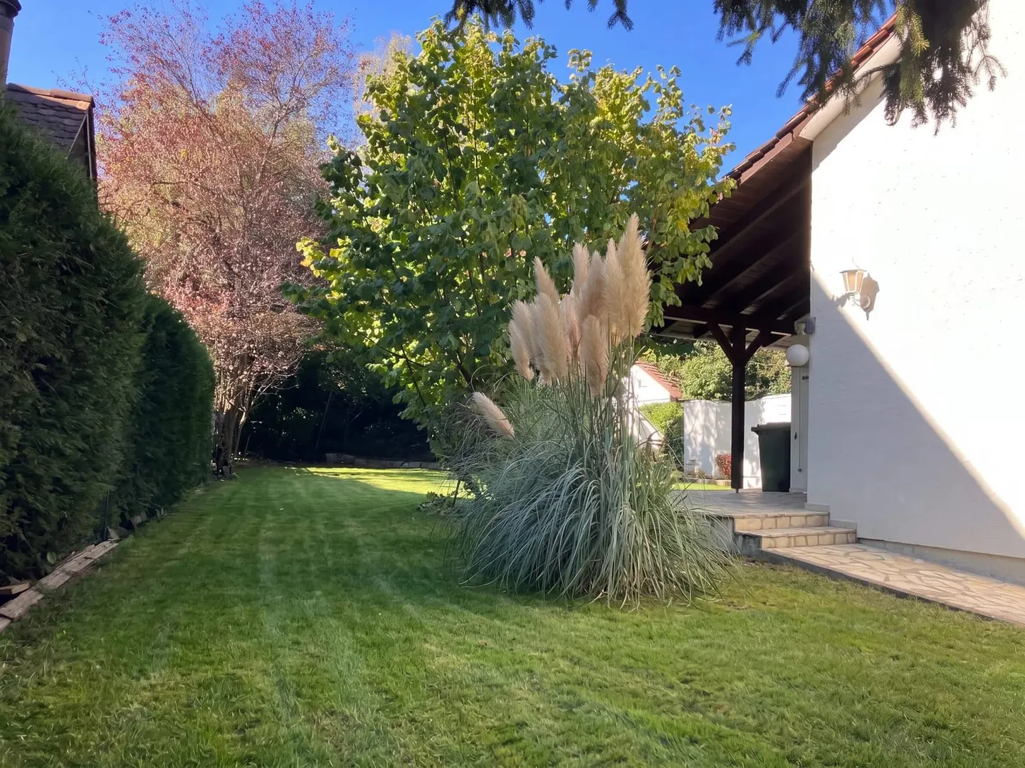 Charming Family Home with Garden - Photo 6 of 13