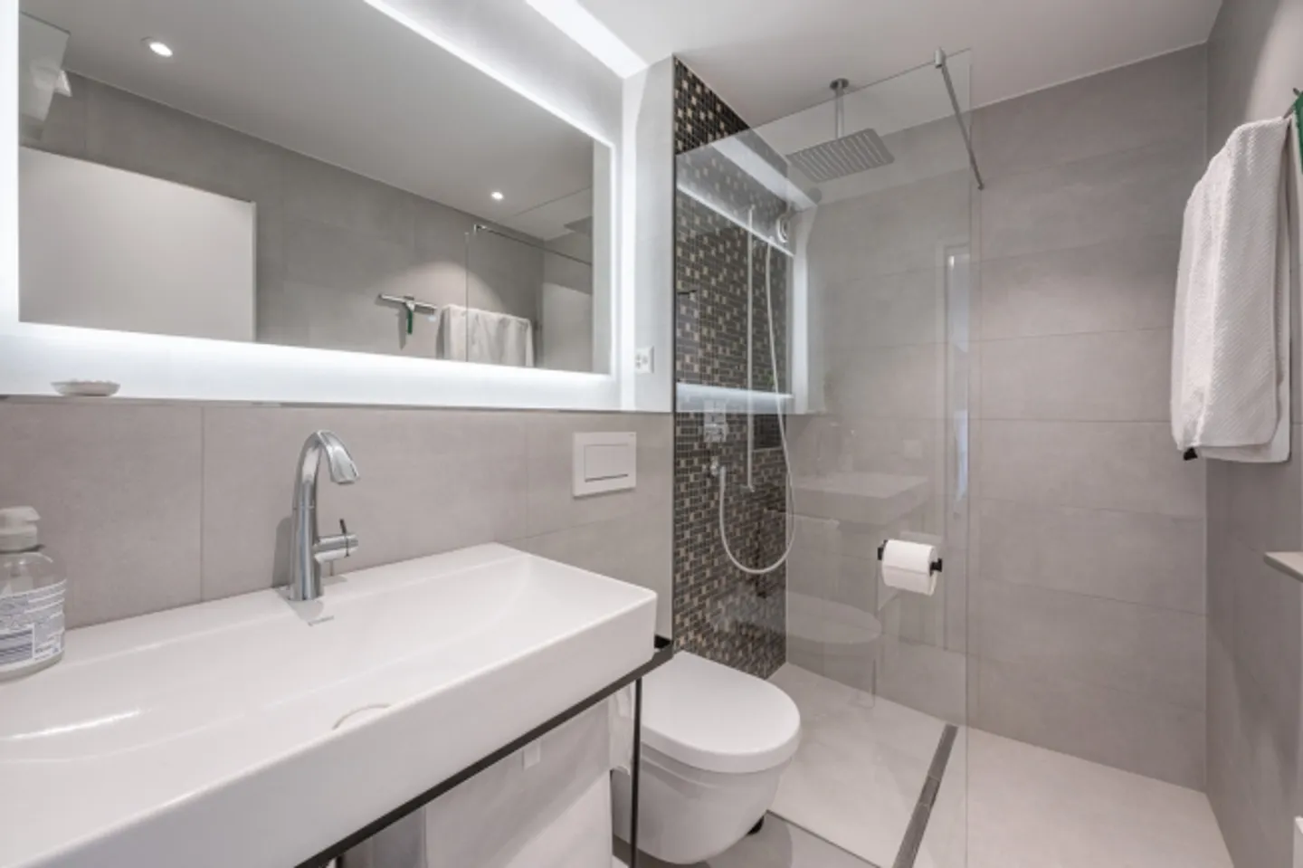 Modern, quiet, comfortable. Your new home in Knonau - Photo 8 of 10