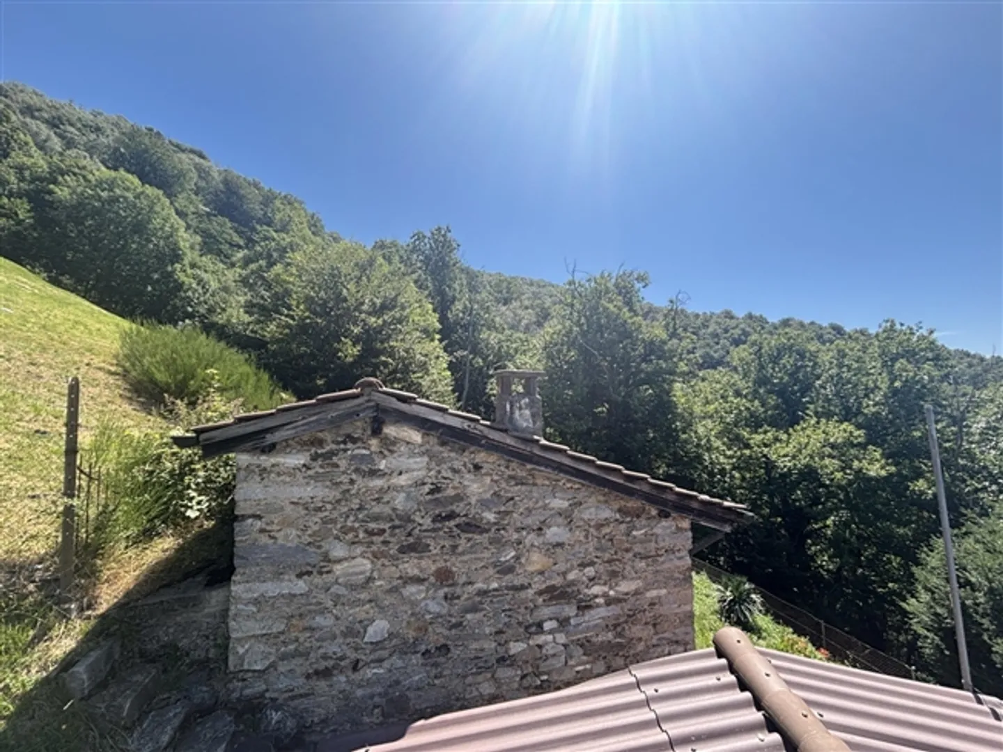 Rustic with large plot, to renovate, surrounded by nature, in a very quiet and sunny location - Photo 15 of 20