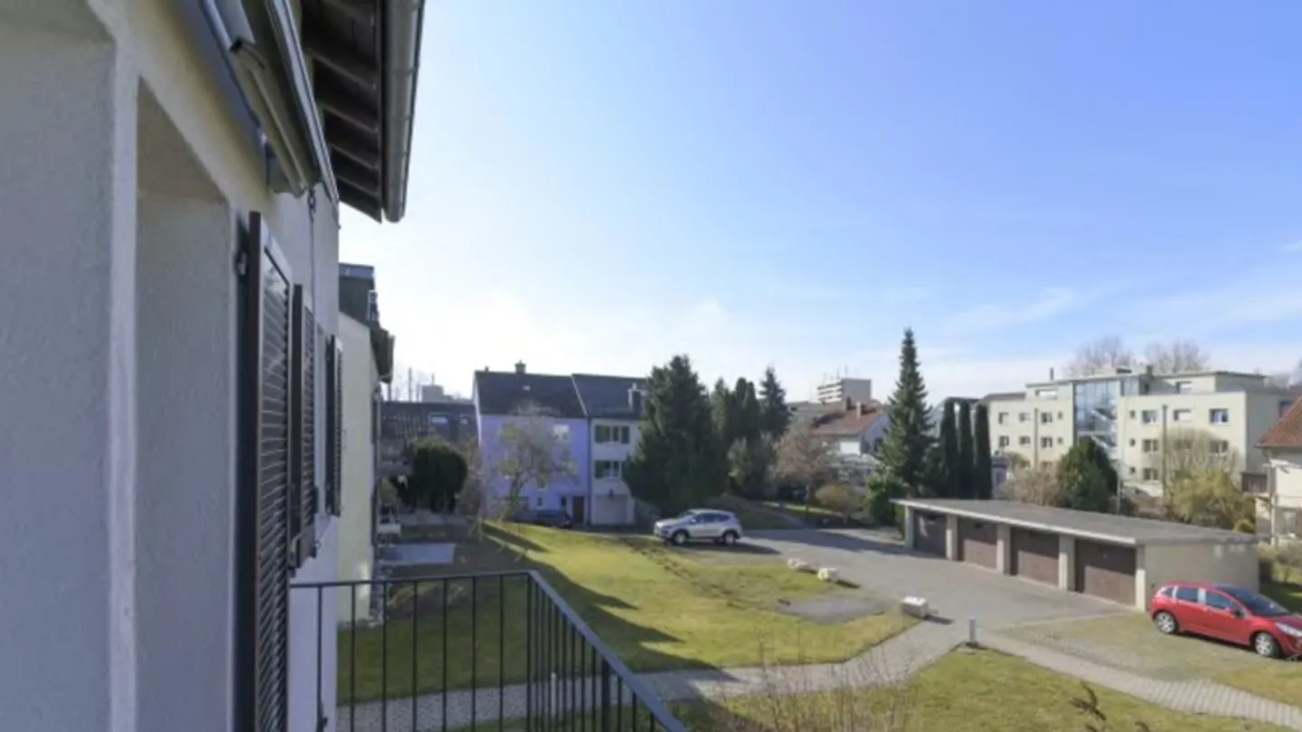 Spacious 4-room apartment in a central location - Photo 1 of 8