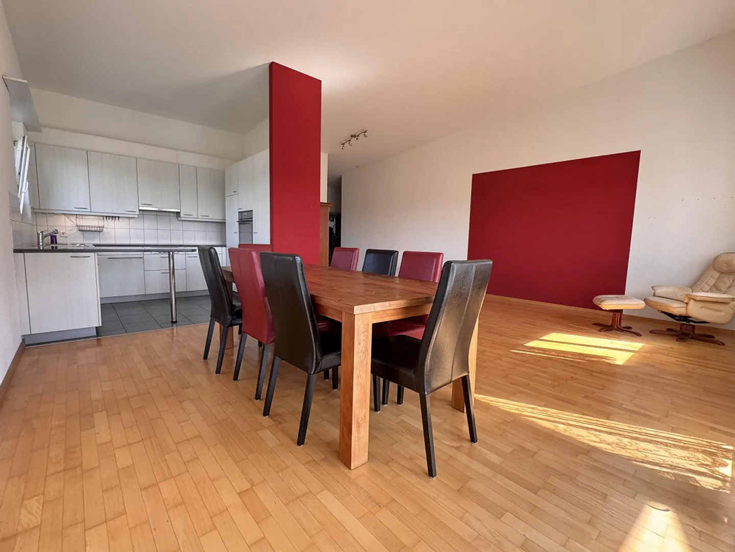 Spacious and bright 4½-room penthouse apartment in Kaiseraugst - Photo 6 of 10