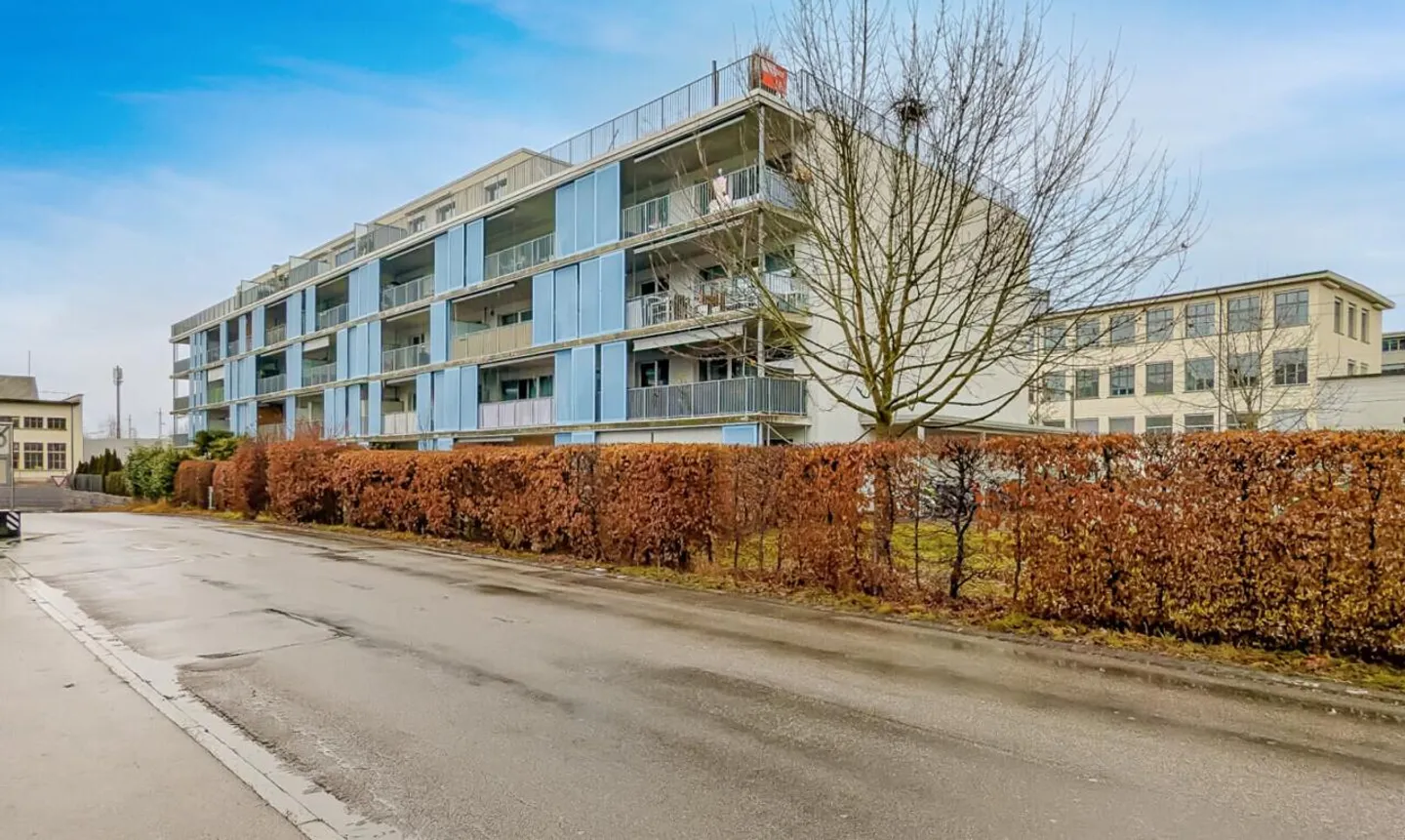 Bright 4.5-room apartment for a comfortable stay in a well-connected location - Photo 1 of 11