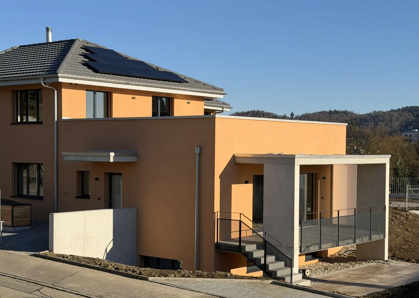 New construction - House part with 3 1/2 room apartment for rent - Photo 1 of 13