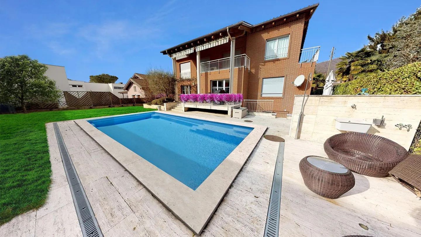 Caslano – Villa moderne avec piscine, jardin et studio indépendant - Photo 4 sur 30