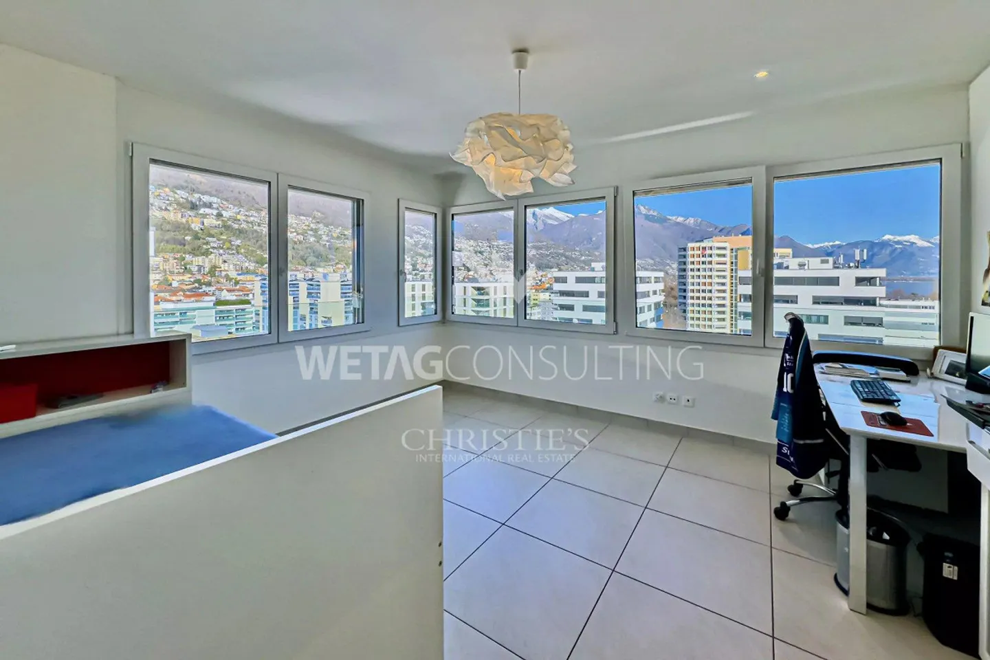 Appartement penthouse moderne avec vue sur le lac dans un emplacement central à Locarno... - Photo 8 sur 13