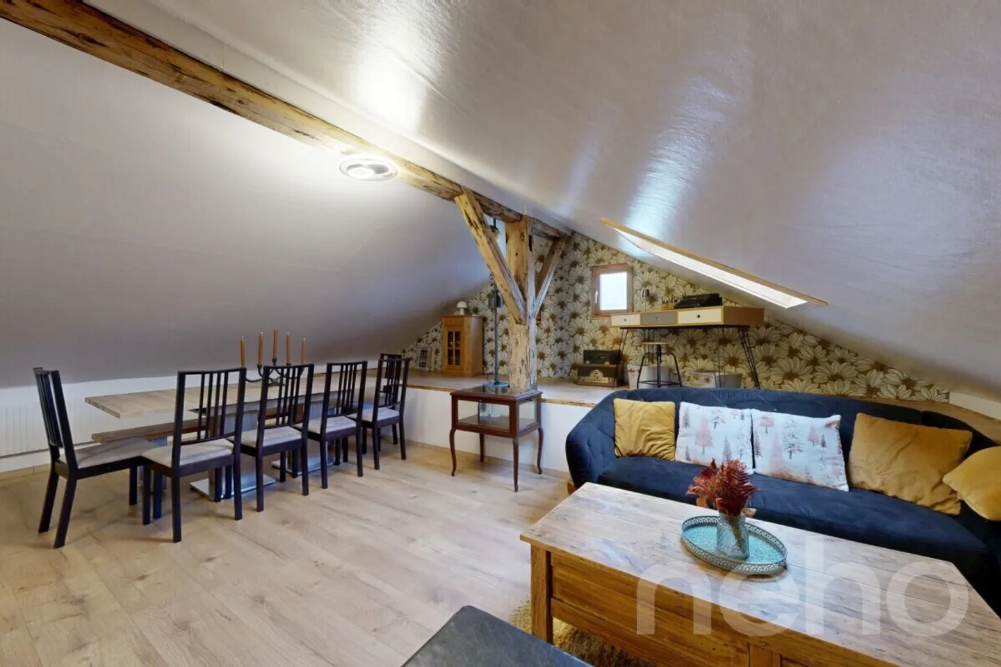 Villa with Storage and Workshop - Photo 7 of 12
