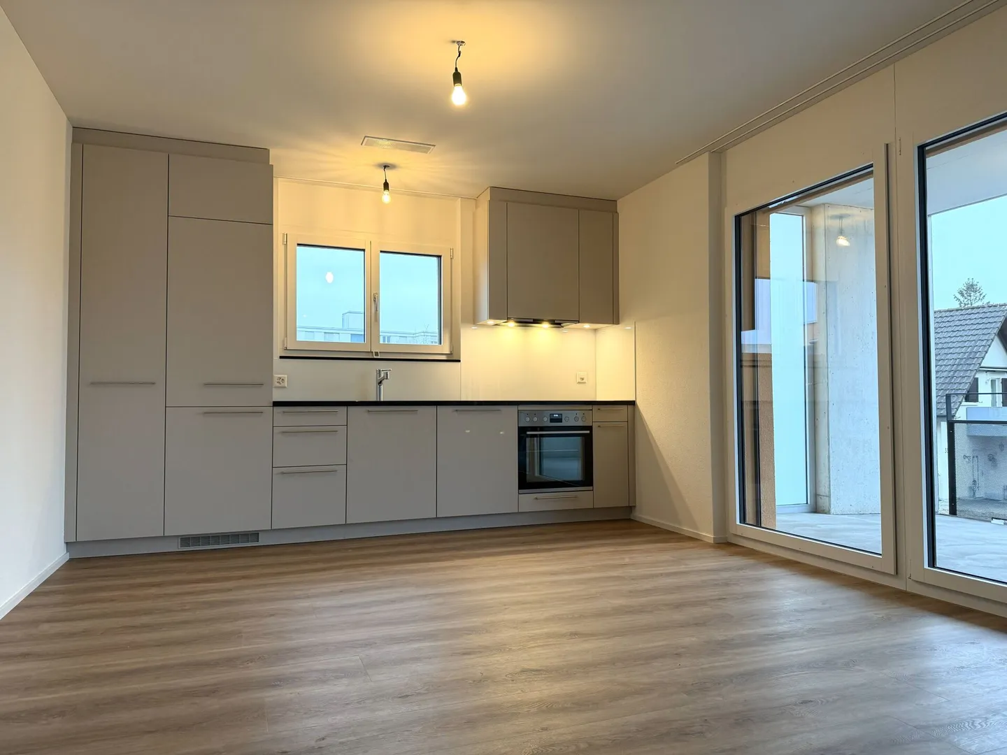 New construction - House part with 3 1/2 room apartment for rent - Photo 5 of 13