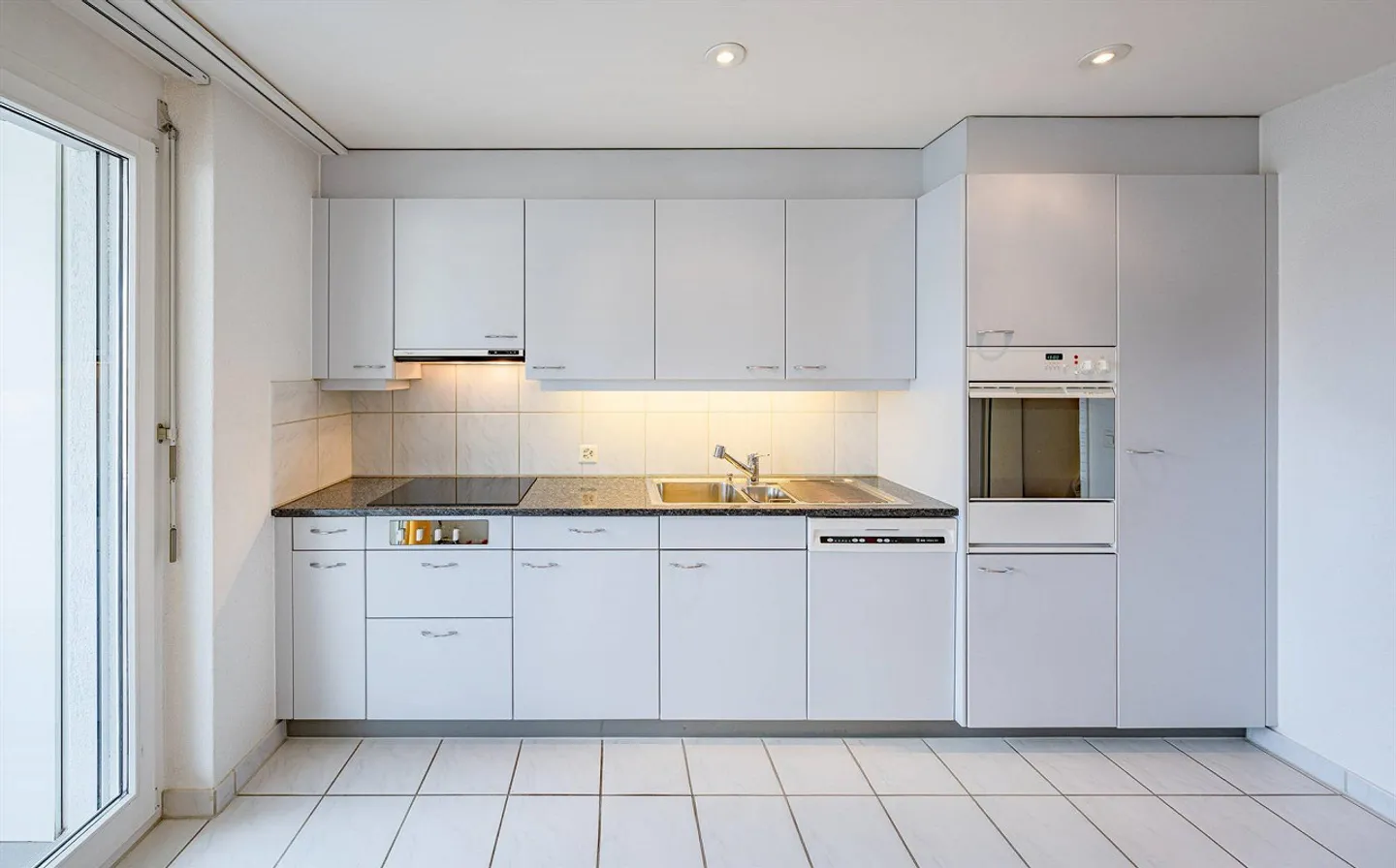 DREAMLIKE 4.5-ROOM APARTMENT WITH LAKE VIEW IN HERGISWIL NW - Photo 4 of 5