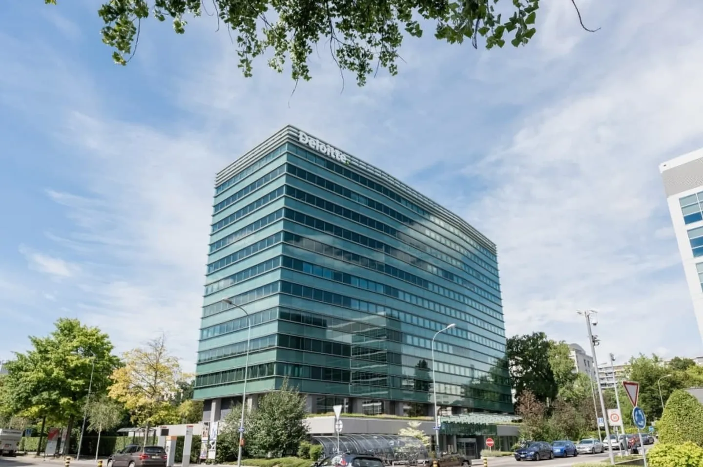 Espace de bureau ouvert pour 10 personnes à Regus Nations - Photo 3 sur 10