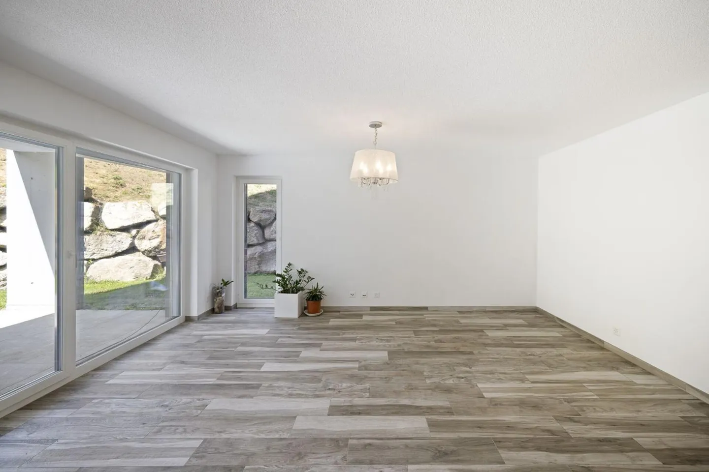Appartement spacieux de 3 pièces avec 1/2 étage au rez-de-chaussée de 107 m² - Photo 10 sur 13