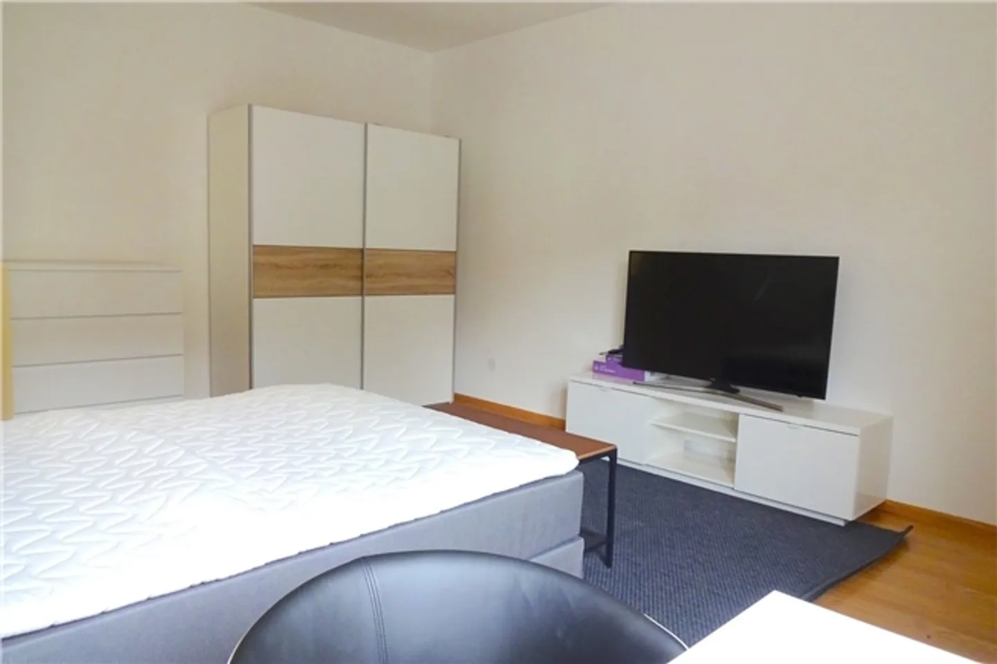 «Möbliertes WG-Zimmer inkl. allem direkt am Badischen Bahnhof» - Foto 2 von 4