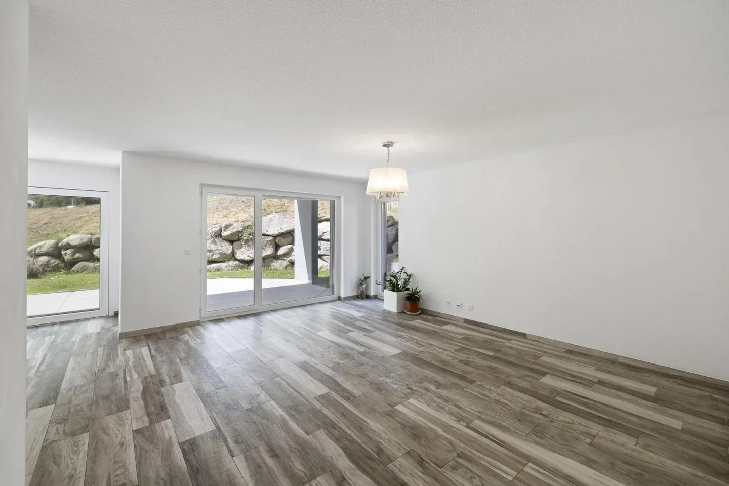 Appartement spacieux de 3 pièces avec 1/2 étage au rez-de-chaussée de 107 m² - Photo 11 sur 13