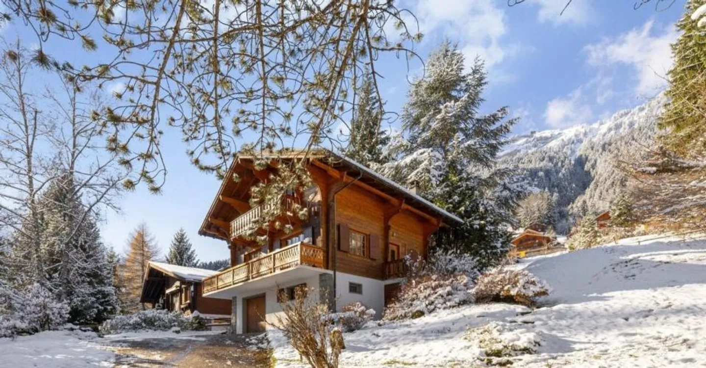 Authentic Chalet with Panoramic Views - Photo 8 of 13