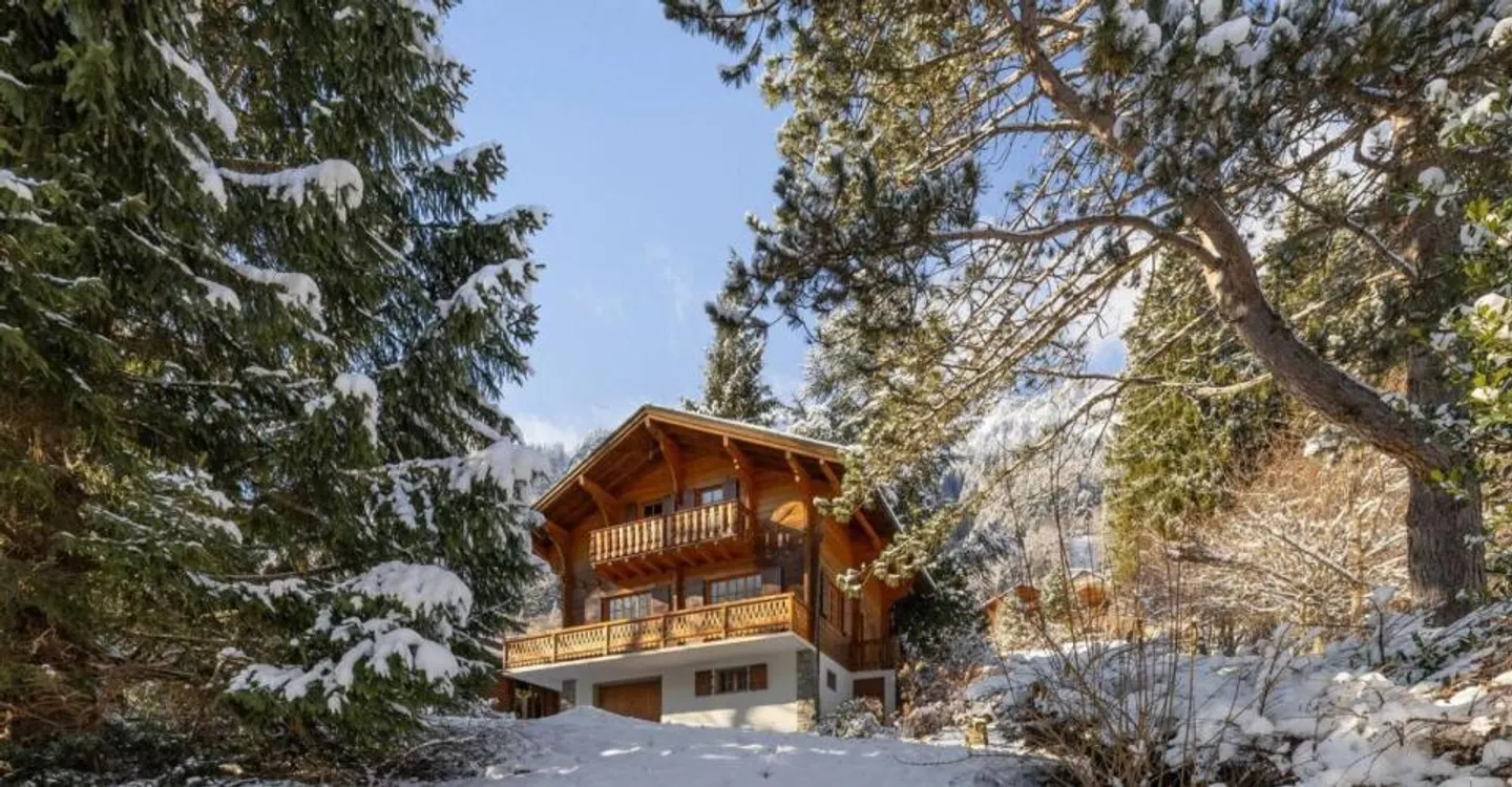 Authentic Chalet with Panoramic Views - Photo 12 of 13