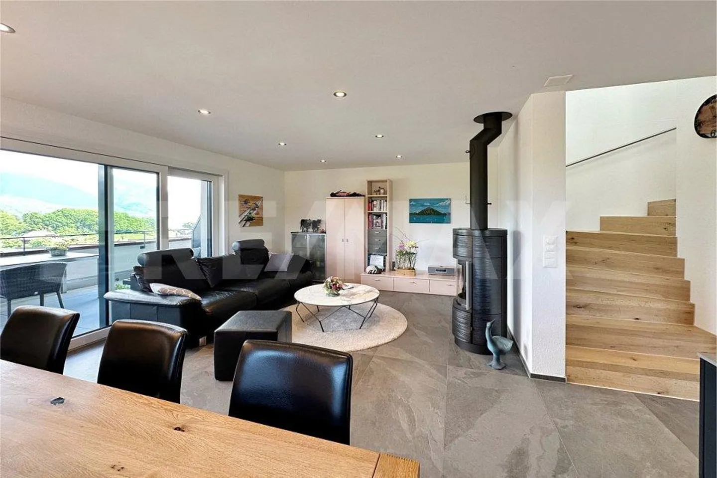 Votre maison de rêve près du lac : Nouvelle maisonette de 3,5 pièces avec vue panoramique et finitions de haute qualité - Photo 4 sur 13