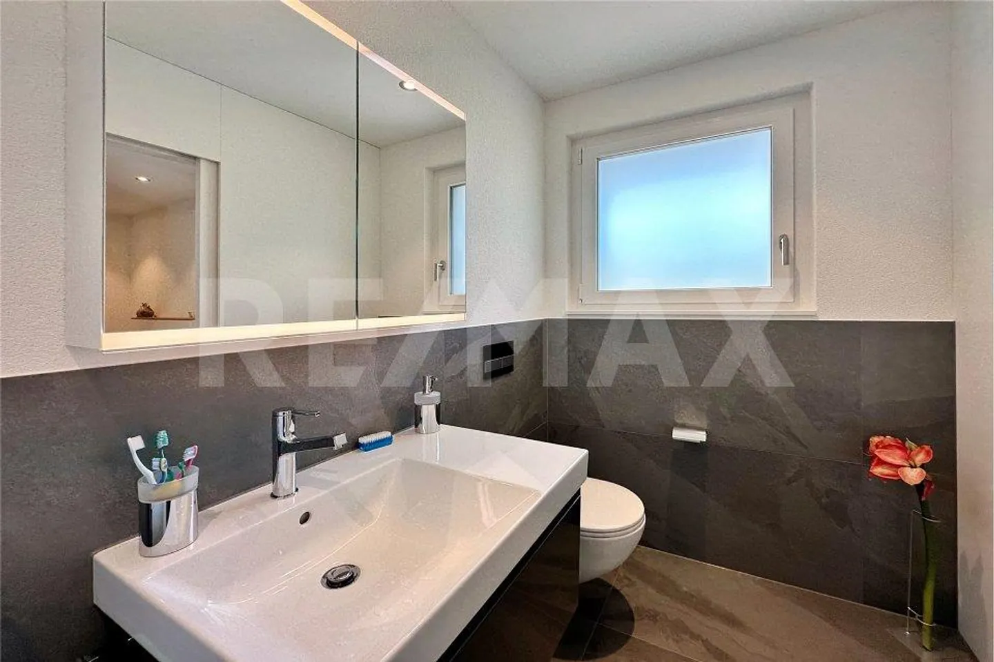 Votre maison de rêve près du lac : Nouvelle maisonette de 3,5 pièces avec vue panoramique et finitions de haute qualité - Photo 6 sur 13