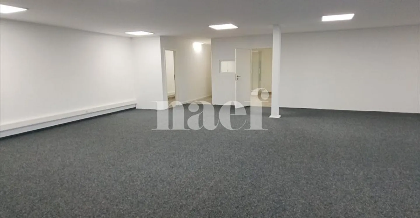 Bureau à louer - Photo 1 sur 8