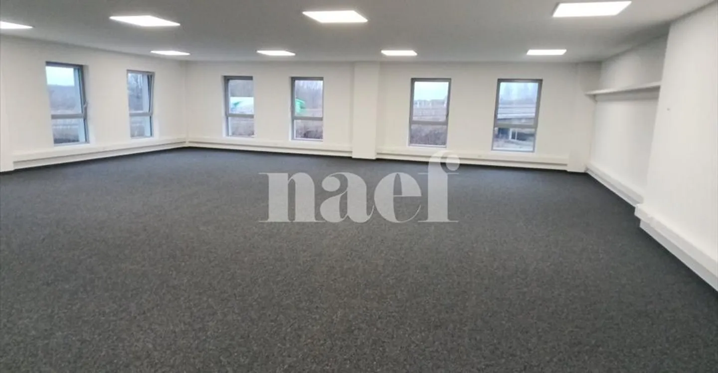 Bureau à louer - Photo 2 sur 8