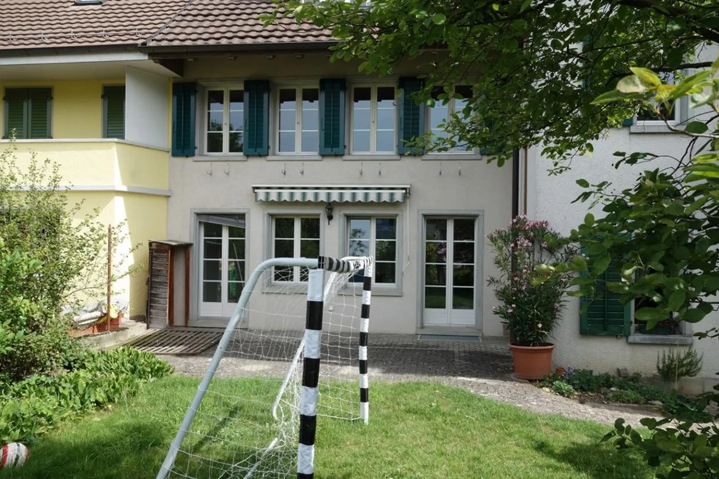 Appartement de jardin en duplex de 4,5 pièces idyllique cherche nouveau locataire - Photo 2 sur 19