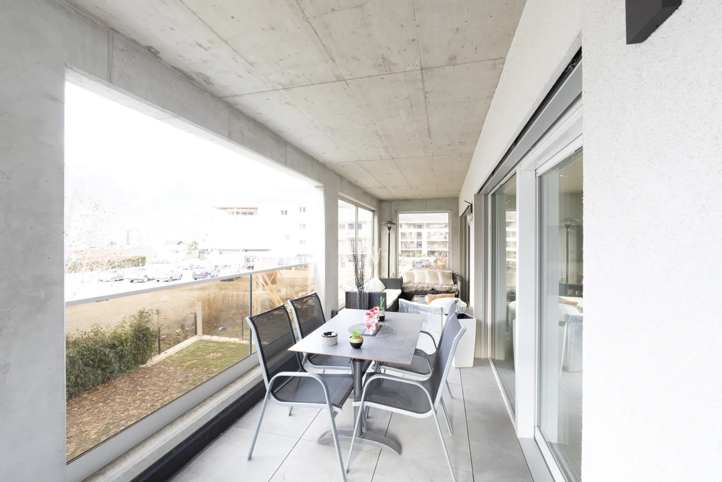 Magnifico attico 3½ locali con grande terrazza/veranda ad Aproz-Sion - Foto 6 di 7