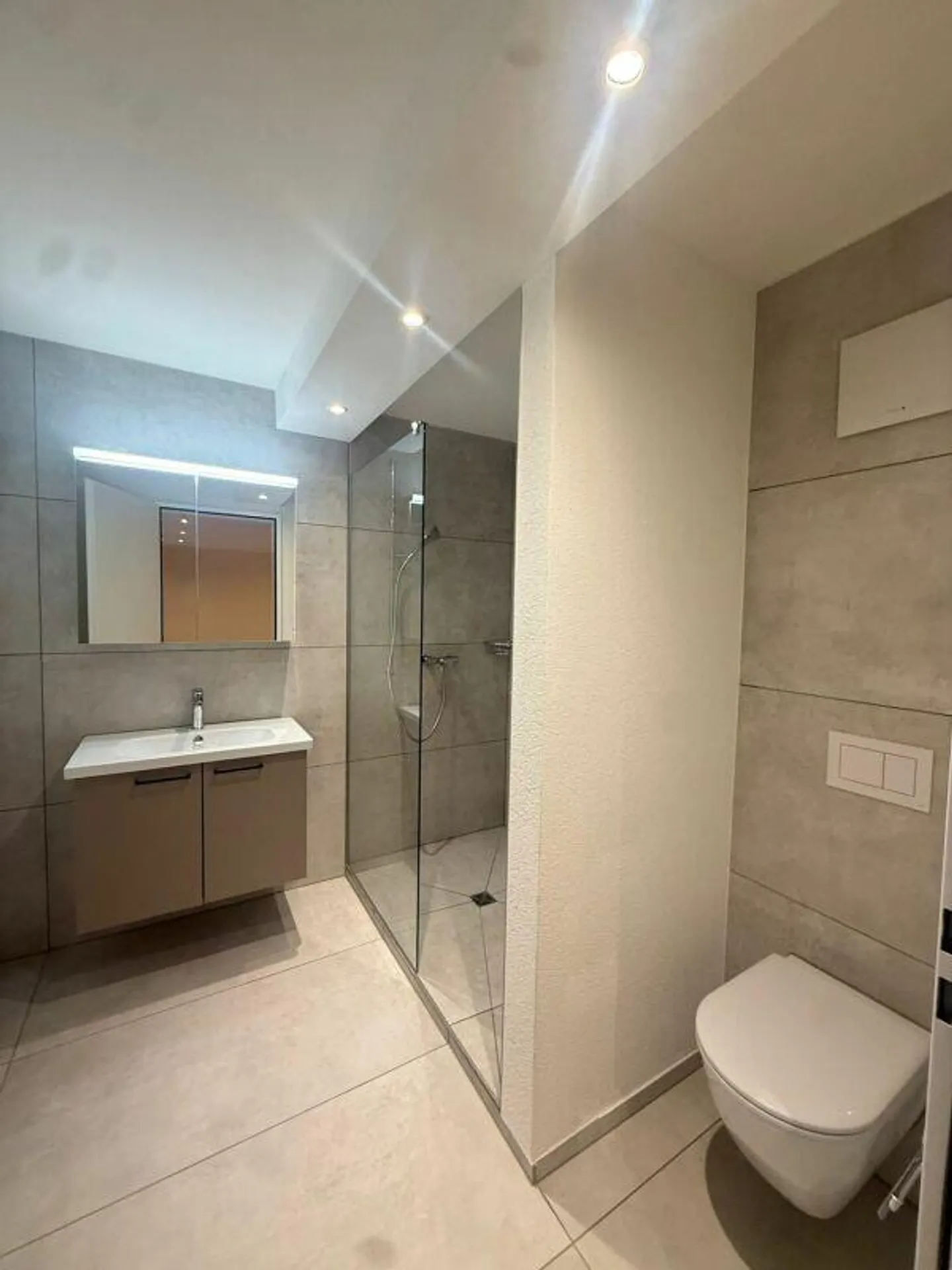 Spazio/ Studio esclusivo in affitto - Foto 3 di 6