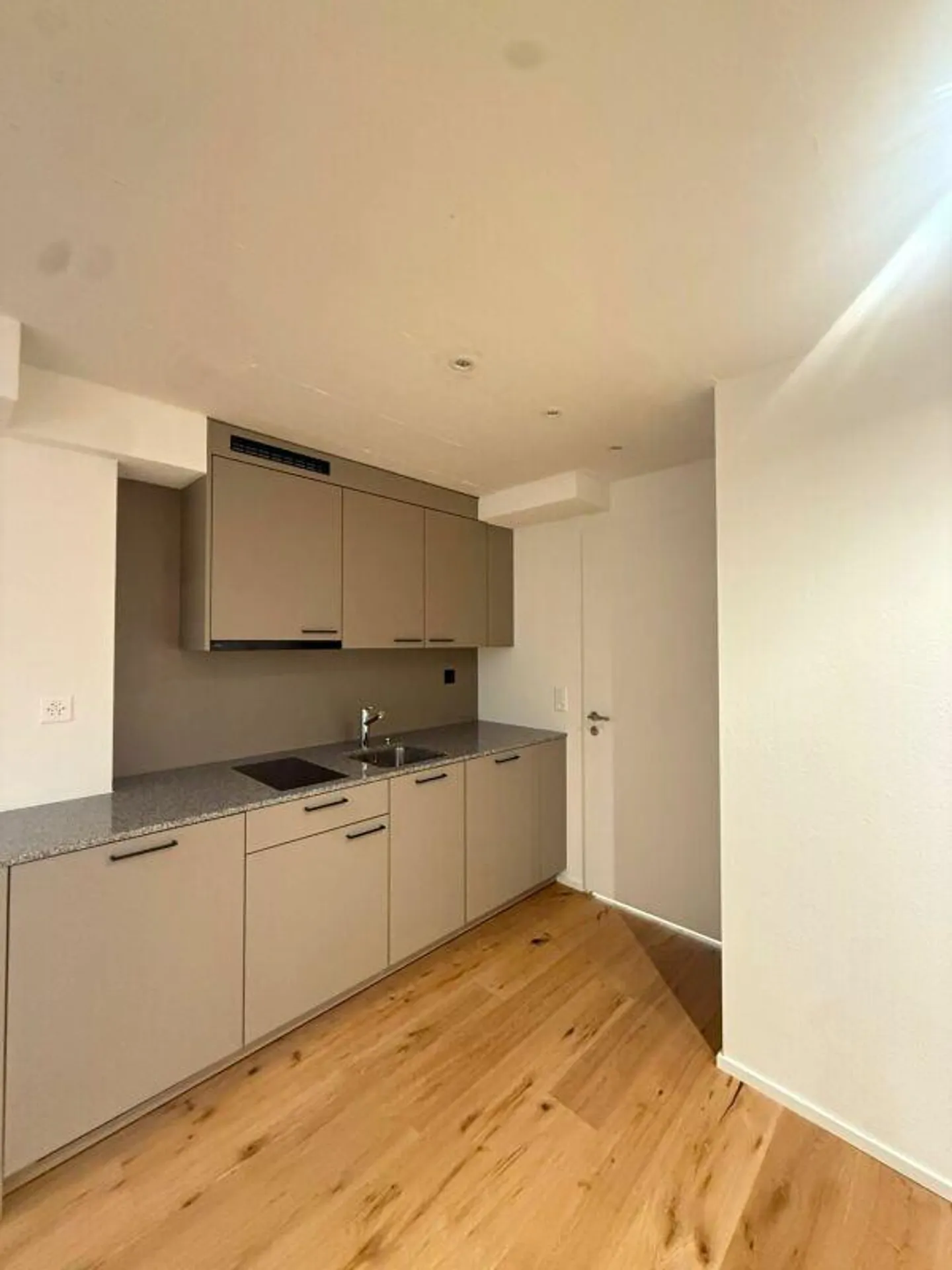 Spazio/ Studio esclusivo in affitto - Foto 6 di 6