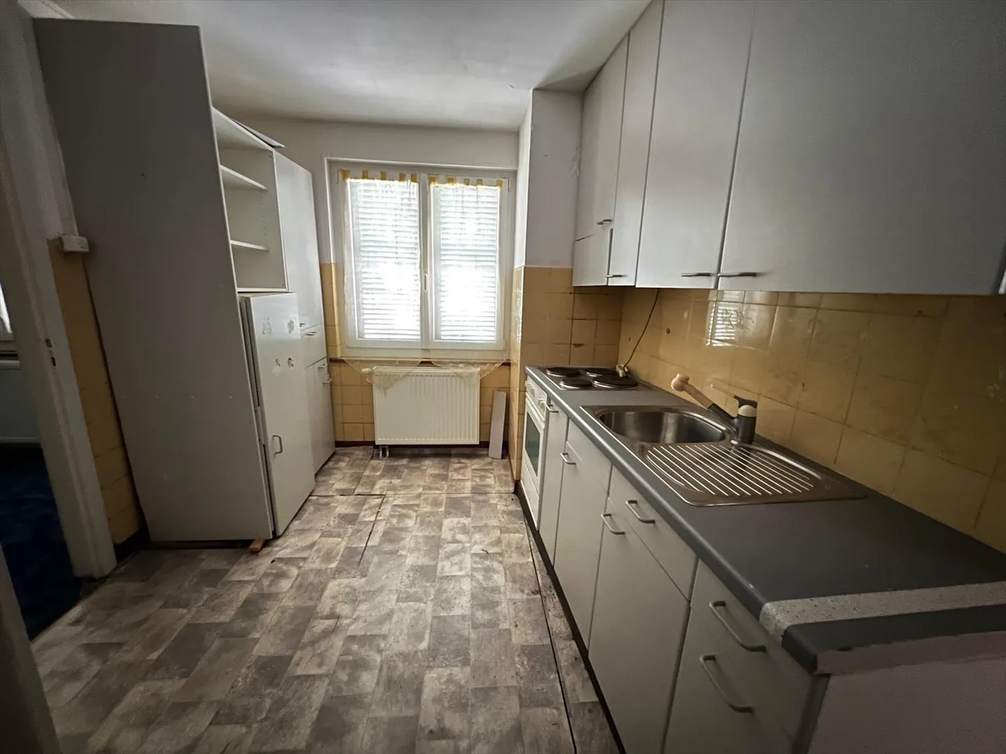 Casa a schiera completamente da ristrutturare - Foto 11 di 13