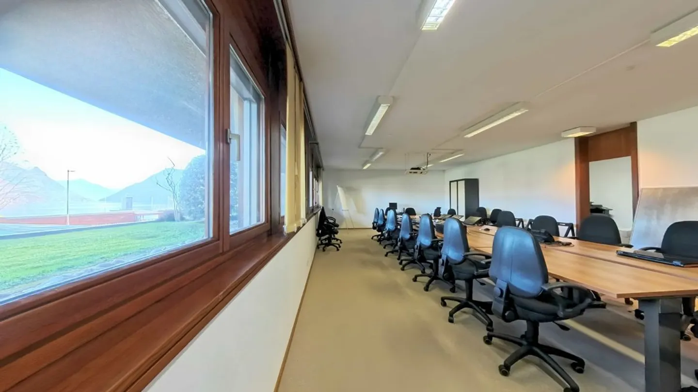 Elegant Office with Lake View - Photo 3 of 12