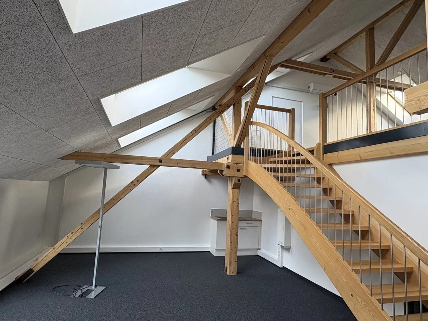 Bella superficie commerciale di 90 m2 in duplex nell'antico arsenale di Bex - Foto 3 di 6