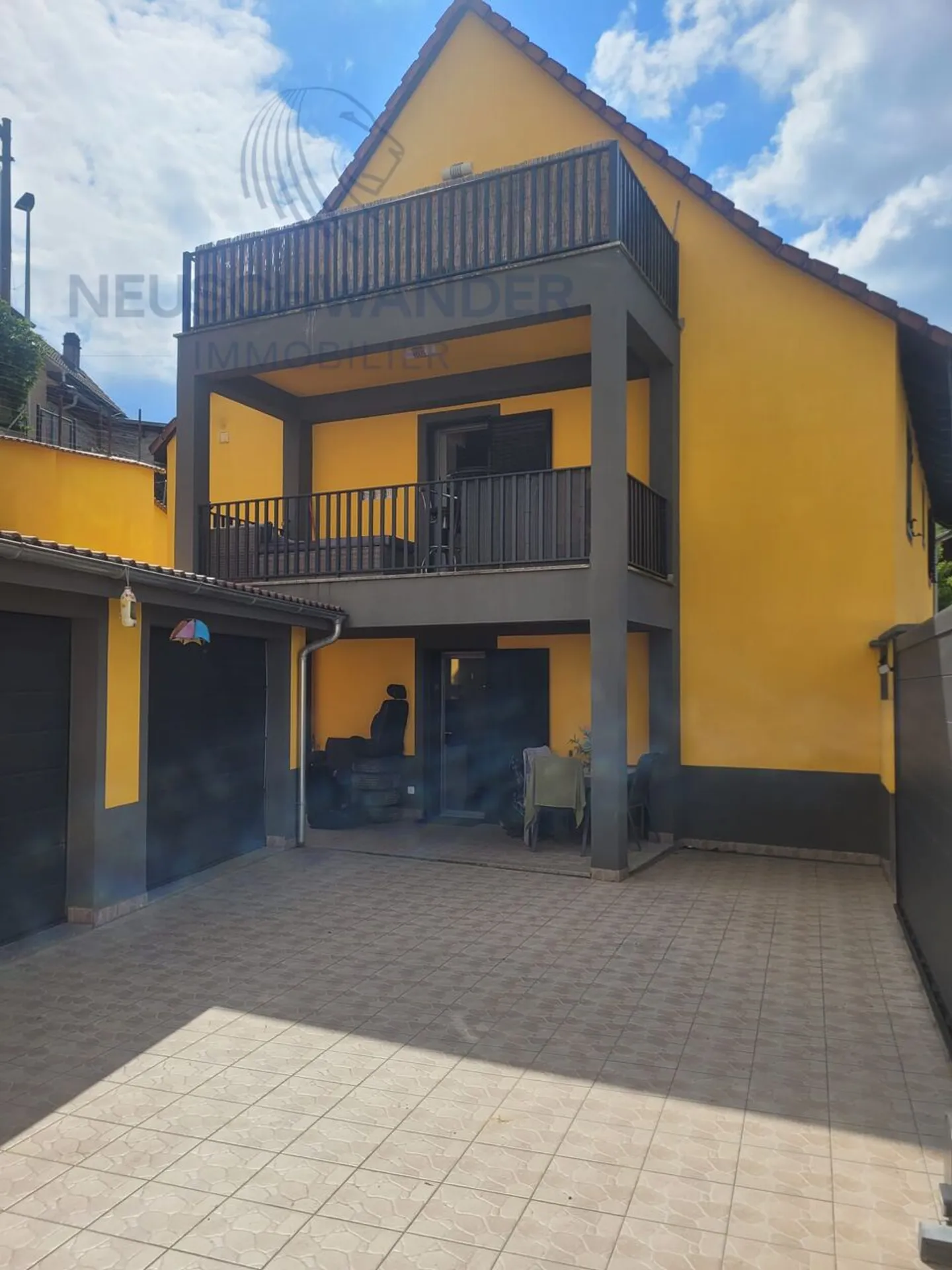 Residential building for sale - Photo 2 of 23