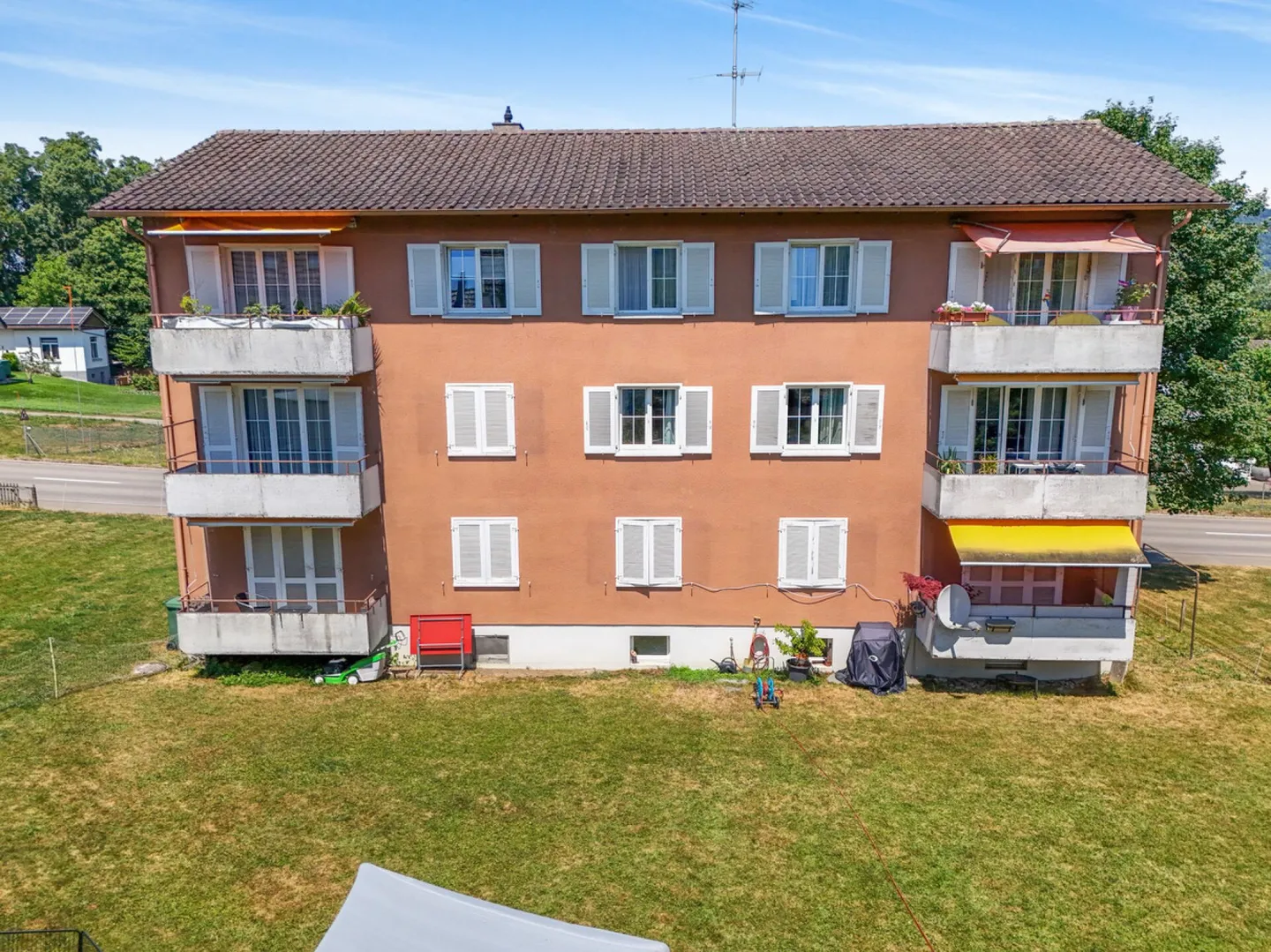 Casa plurifamiliare con 6 appartamenti e potenziale di ampliamento... - Foto 3 di 12