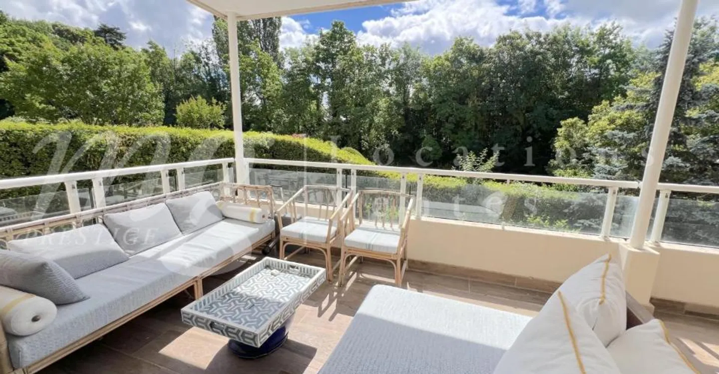 SUPERB 7-ROOM APARTMENT OF 250 m2 WITH LARGE TERRACE - 3 BALCONIES AND UNOBSTRUCTED VIEW - Photo 2 of 13