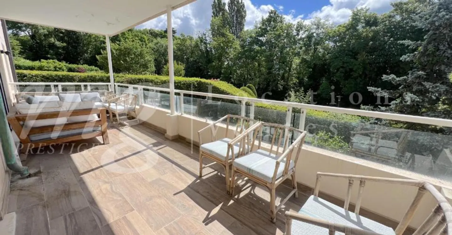 SUPERB 7-ROOM APARTMENT OF 250 m2 WITH LARGE TERRACE - 3 BALCONIES AND UNOBSTRUCTED VIEW - Photo 4 of 13