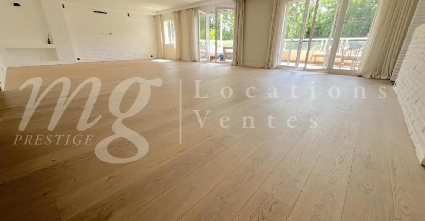 SUPERB 7-ROOM APARTMENT OF 250 m2 WITH LARGE TERRACE - 3 BALCONIES AND UNOBSTRUCTED VIEW - Photo 6 of 13