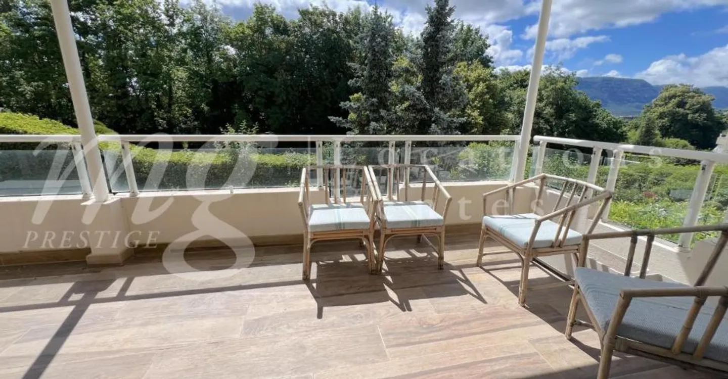SUPERB 7-ROOM APARTMENT OF 250 m2 WITH LARGE TERRACE - 3 BALCONIES AND UNOBSTRUCTED VIEW - Photo 7 of 13
