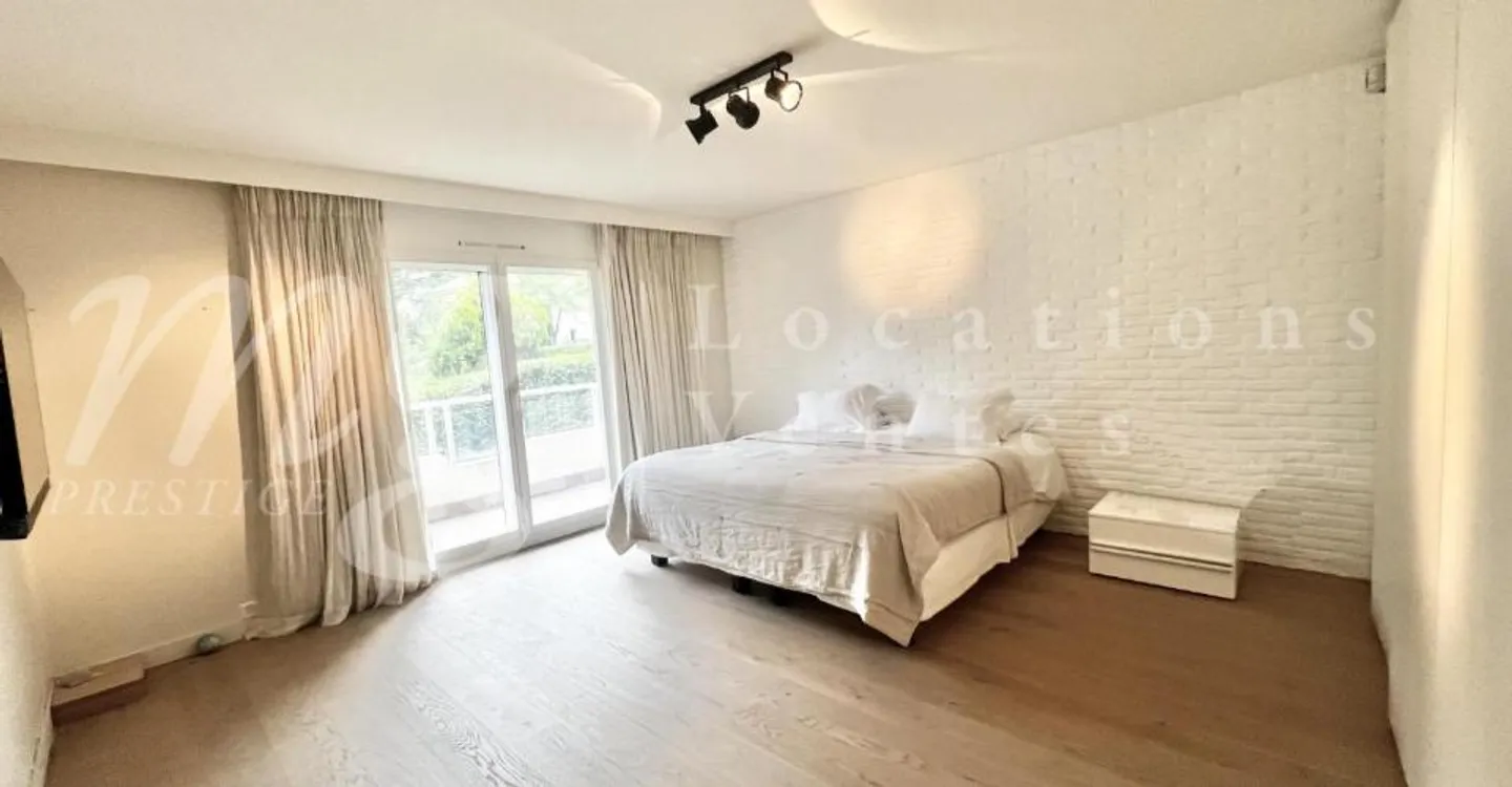 SUPERB 7-ROOM APARTMENT OF 250 m2 WITH LARGE TERRACE - 3 BALCONIES AND UNOBSTRUCTED VIEW - Photo 11 of 13