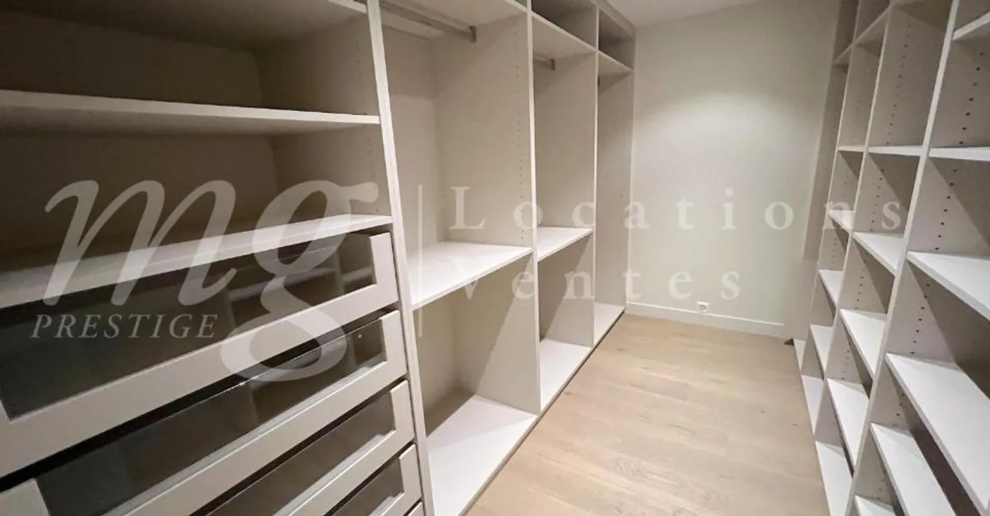 SUPERB 7-ROOM APARTMENT OF 250 m2 WITH LARGE TERRACE - 3 BALCONIES AND UNOBSTRUCTED VIEW - Photo 12 of 13