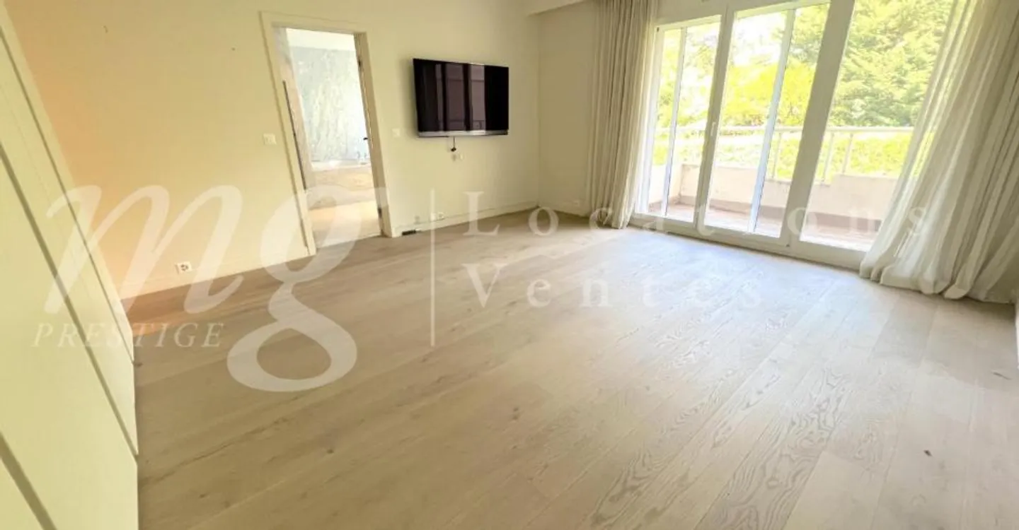 SUPERB 7-ROOM APARTMENT OF 250 m2 WITH LARGE TERRACE - 3 BALCONIES AND UNOBSTRUCTED VIEW - Photo 13 of 13
