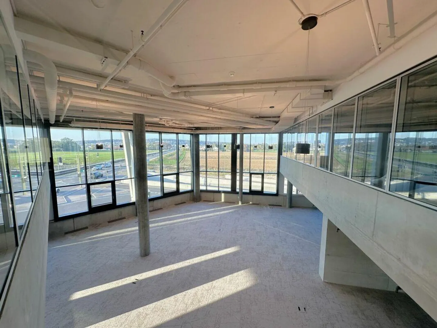 Plus d'espace pour votre entreprise – 314 m² dans Vivo Aesch - Photo 1 sur 8