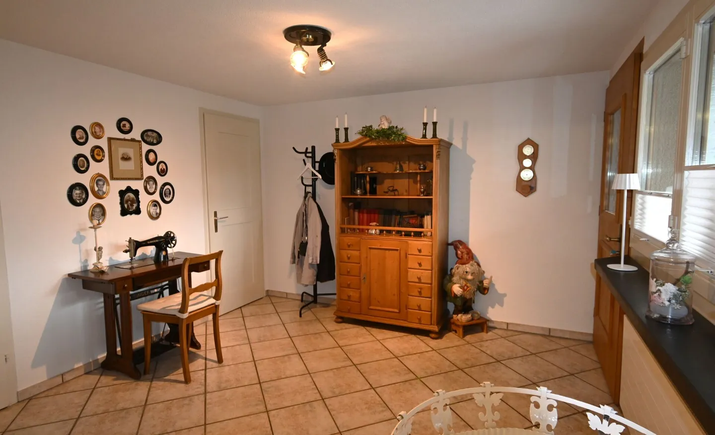 Well-maintained, semi-detached 5-room single-family house - Photo 4 of 16