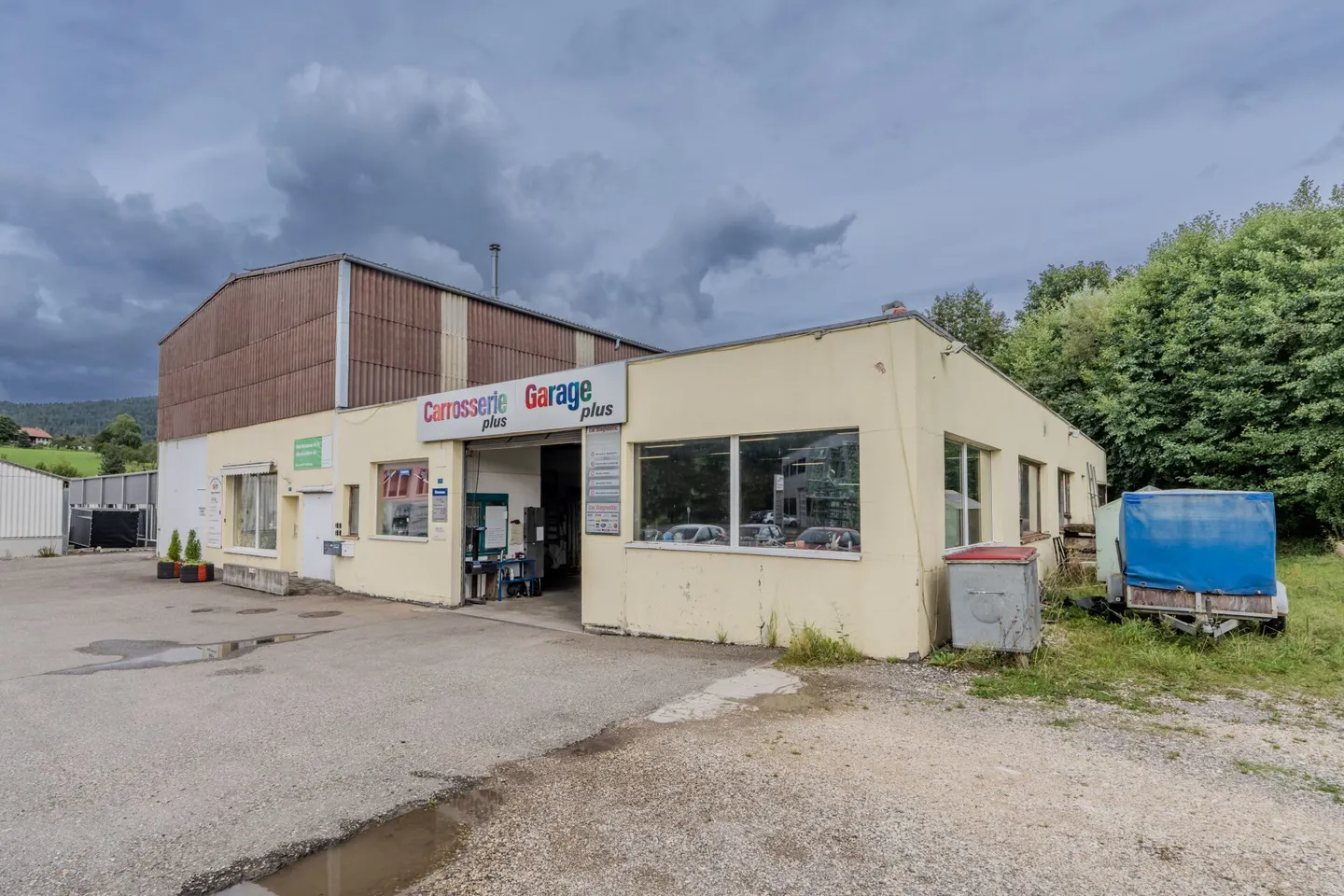 Industrial building/depot - Photo 6 of 29