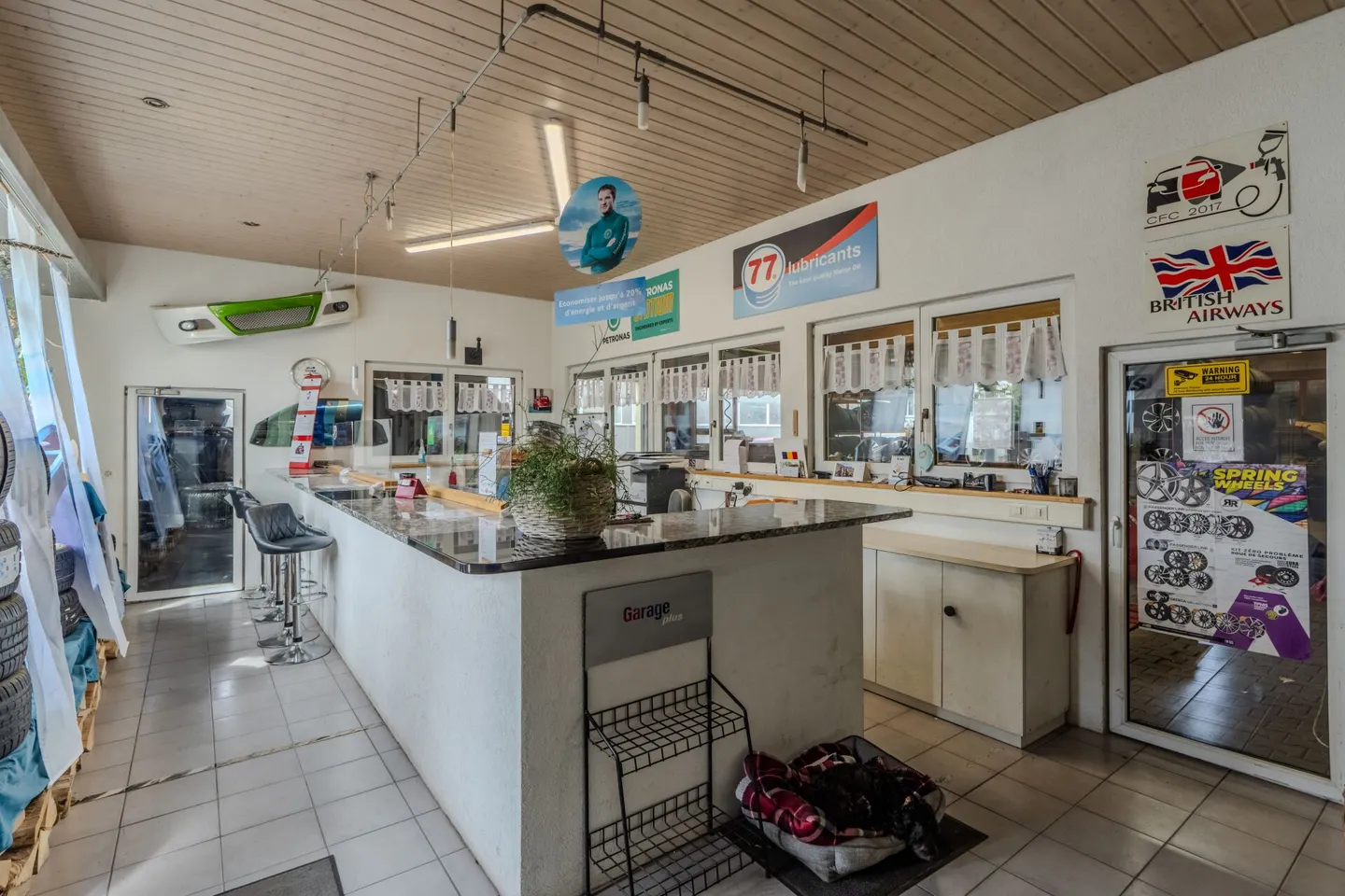 Industrial building/depot - Photo 18 of 29