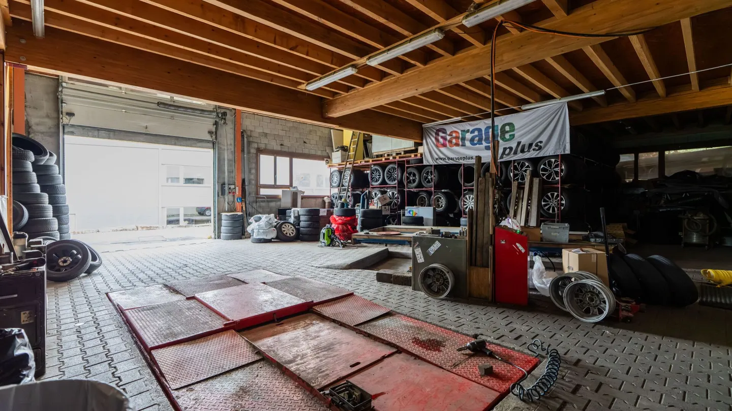 Industrial building/depot - Photo 20 of 29