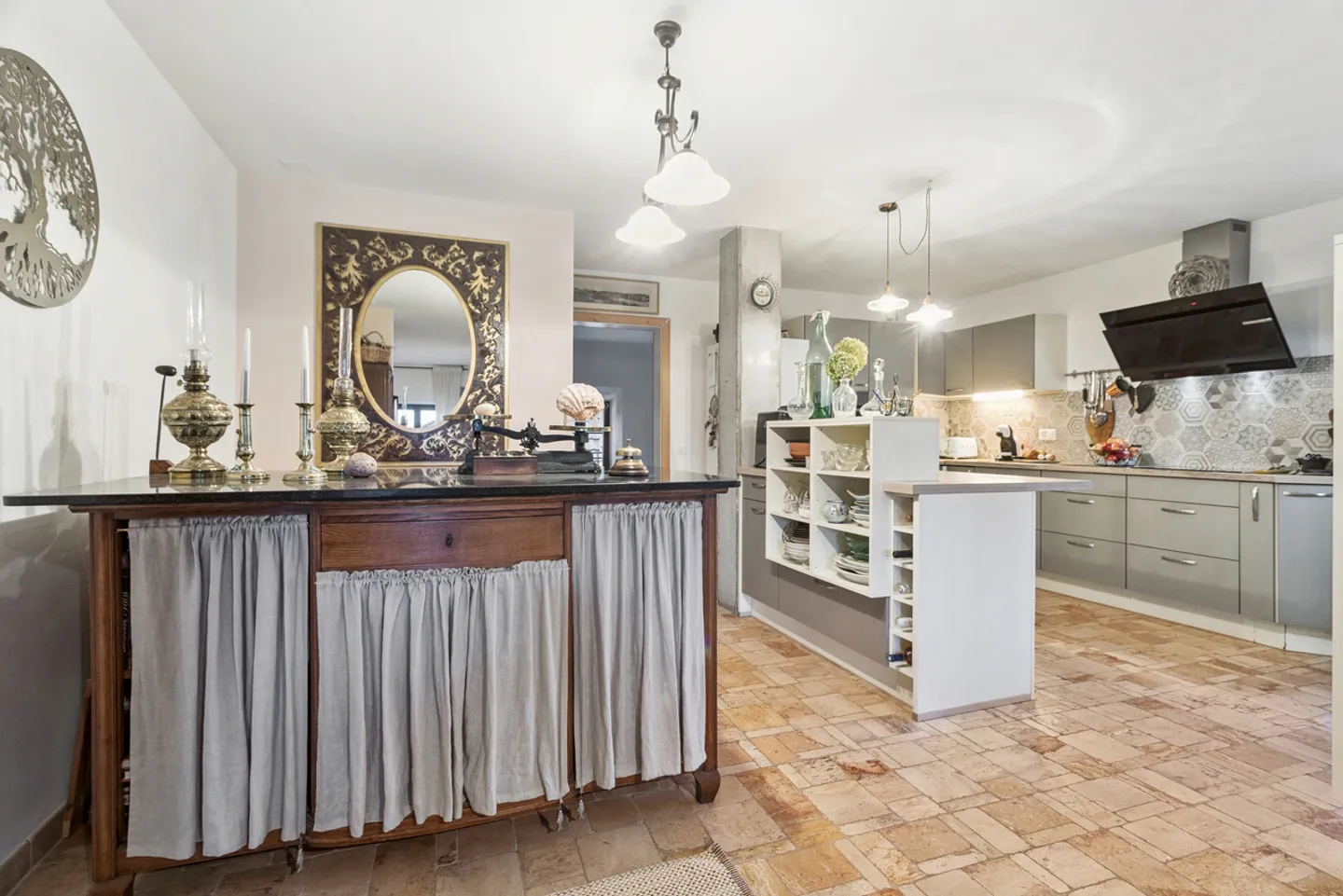 Magnificent renovated farmhouse with a lot of character and close to the lake - Photo 5 of 13