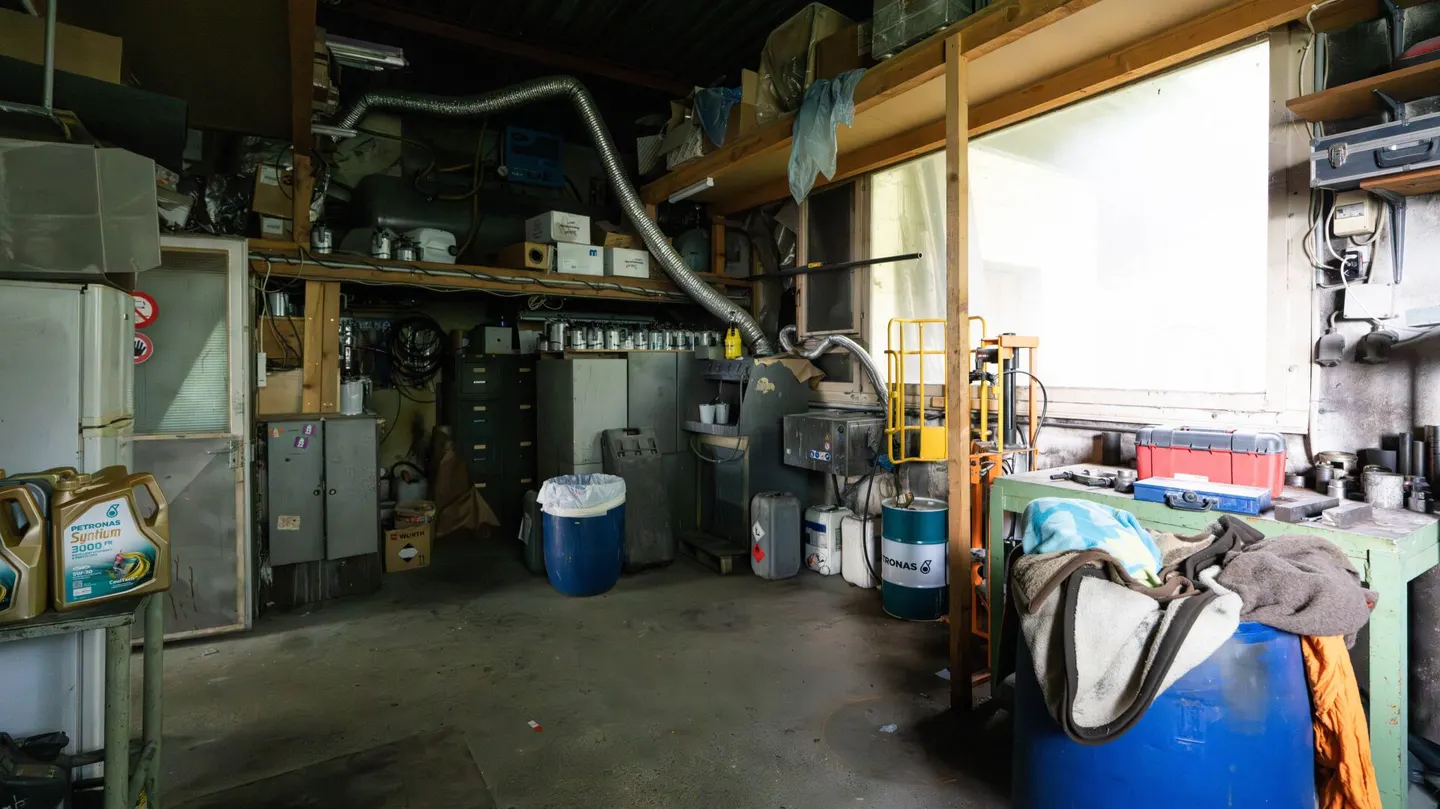 Industrial building/depot - Photo 25 of 29