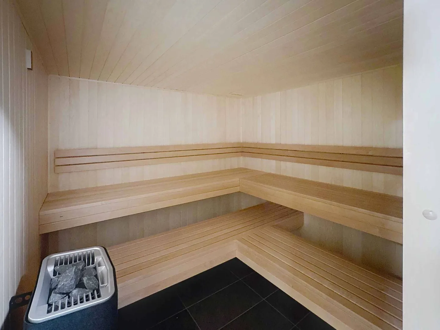 Eco-Friendly 2.5 Room Apartment - Photo 9 of 10