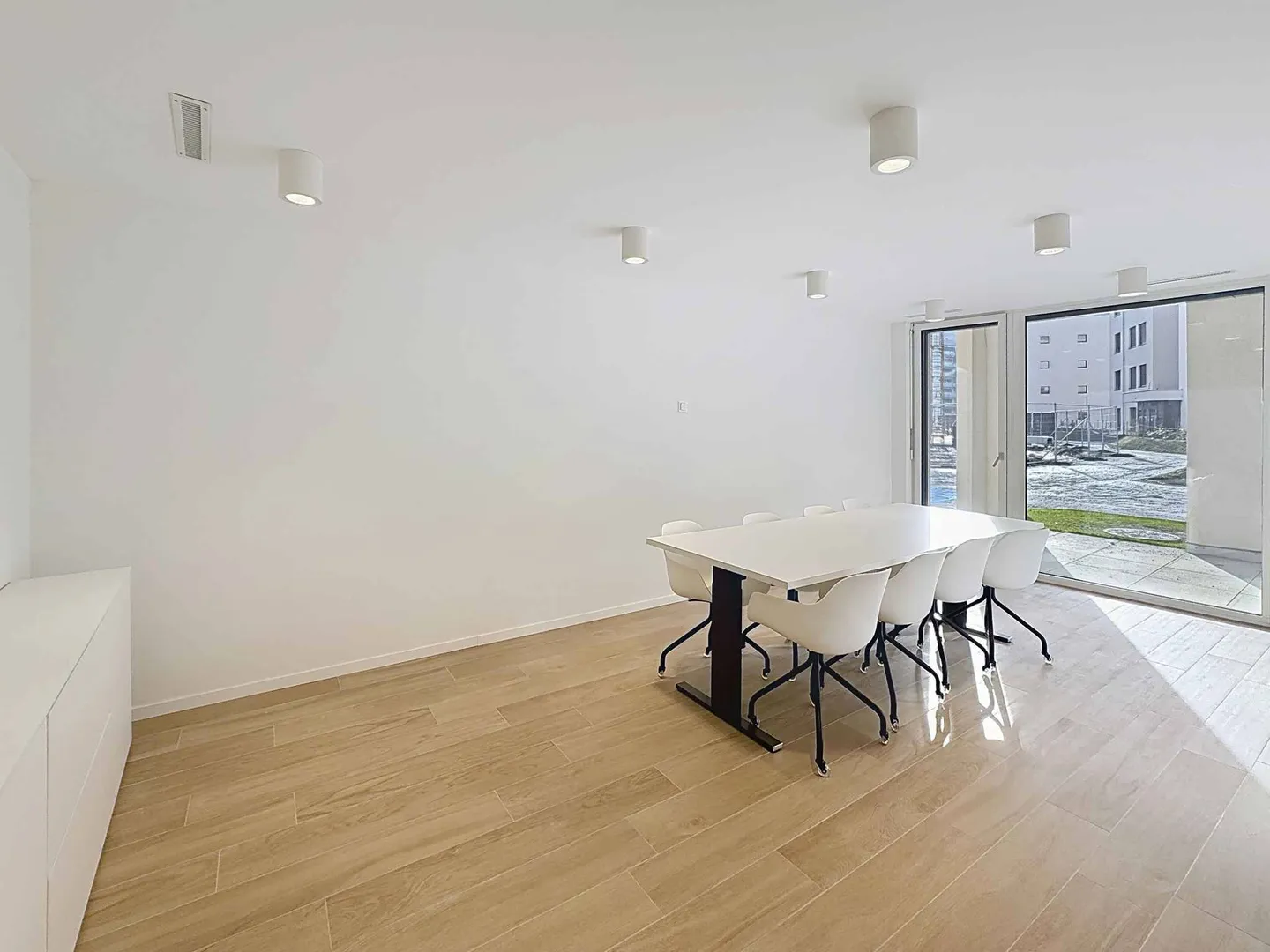 Eco-Friendly 2.5 Room Apartment - Photo 10 of 10