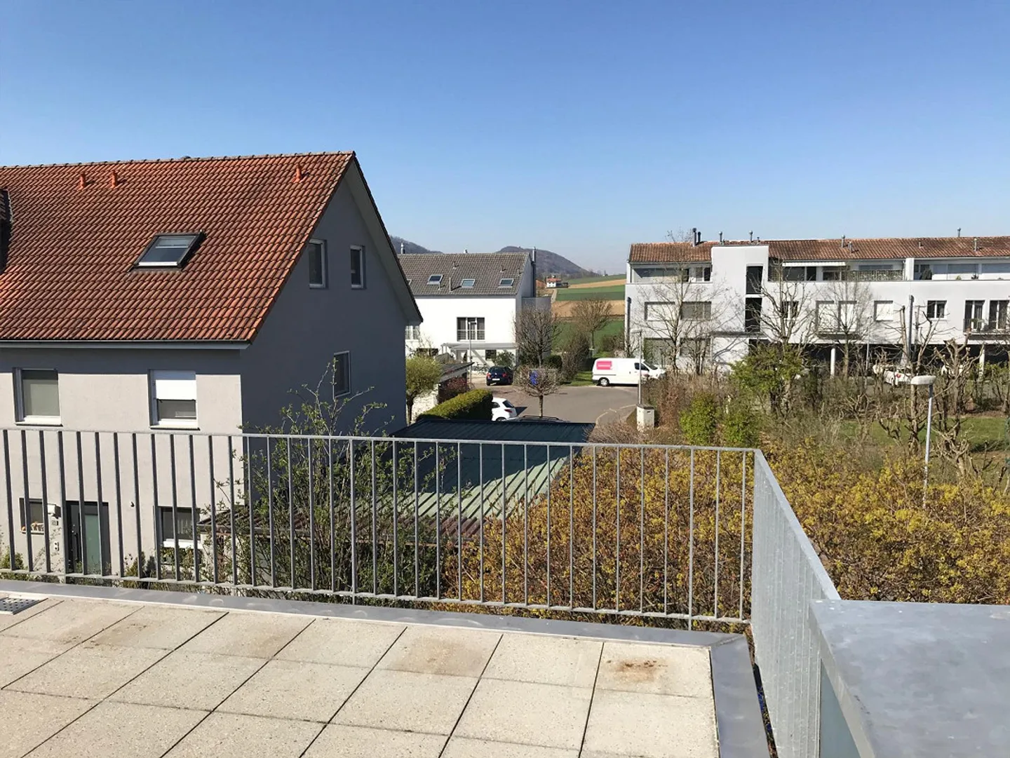 Moderne Dachwohnung in Therwil - Foto 3 von 15