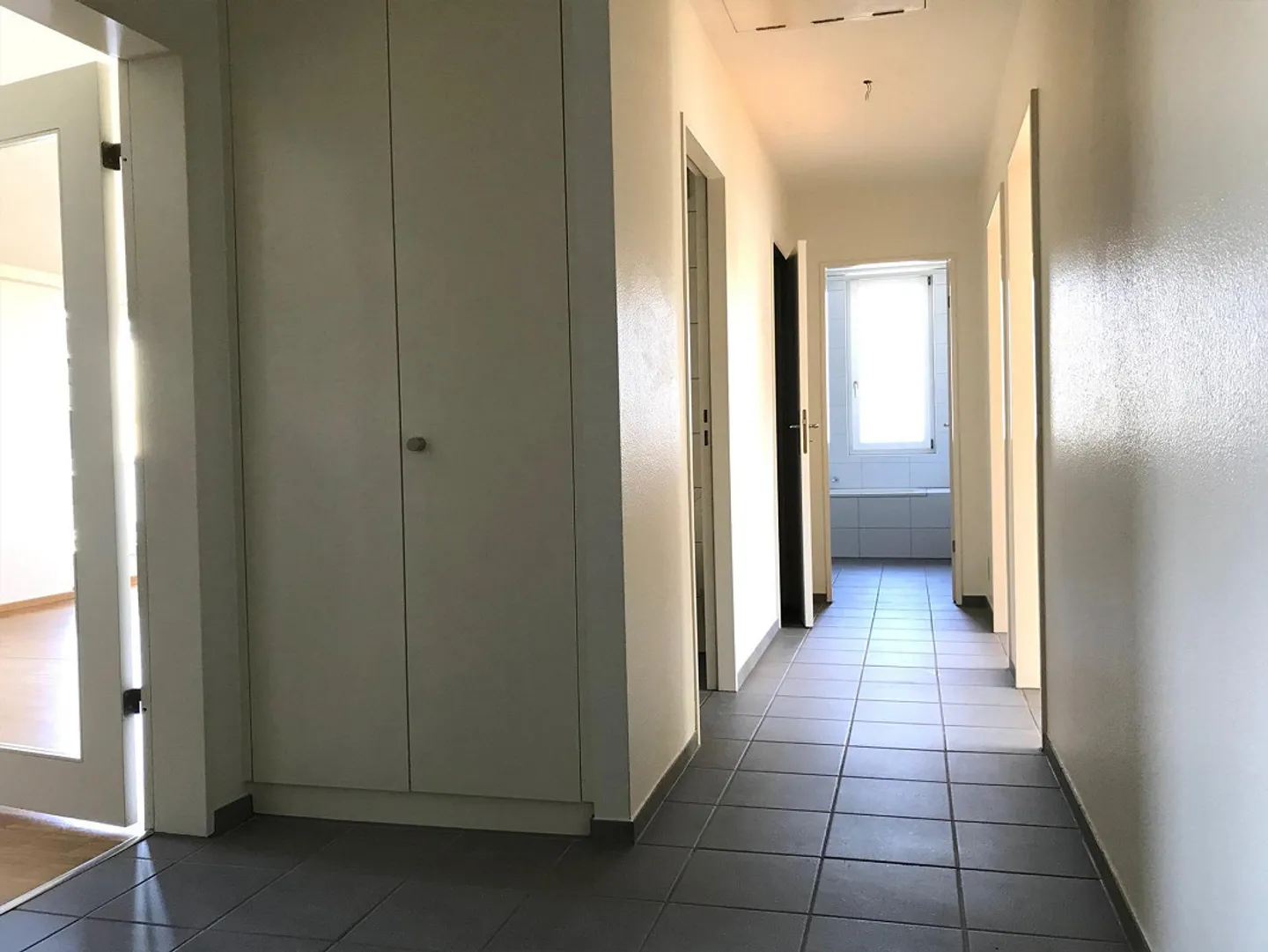 Moderne Dachwohnung in Therwil - Foto 8 von 15