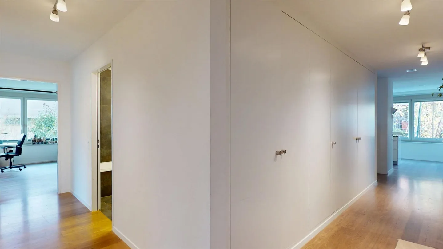 Spacious 5.5-room garden apartment in a quiet location - Photo 2 of 13